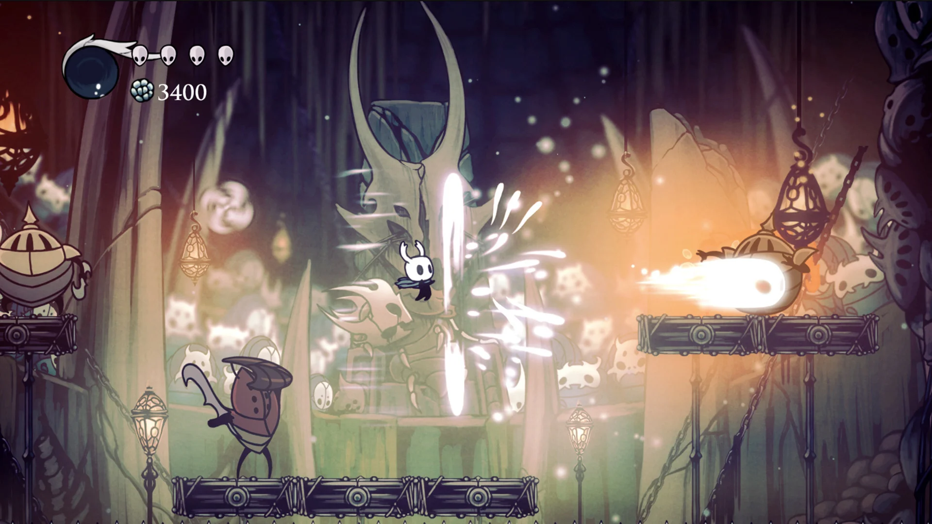 Hollow Knight combat and boss encounter in Hallownest